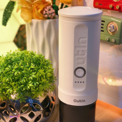 Outin Nano (Pearl White) - aparat za kavu za putovanja